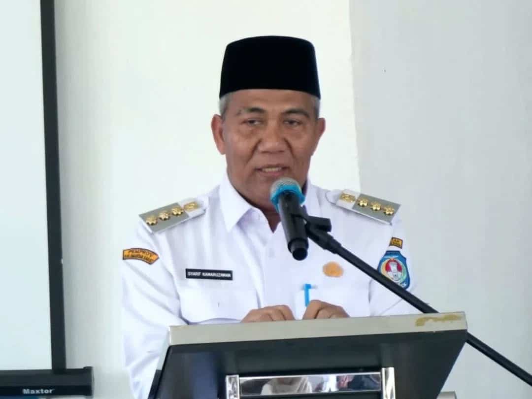 Pj Bupati Minta Pemerintah Kecamatan dan Desa Bersihkan Aliran Sungai di Teluk Pakedai