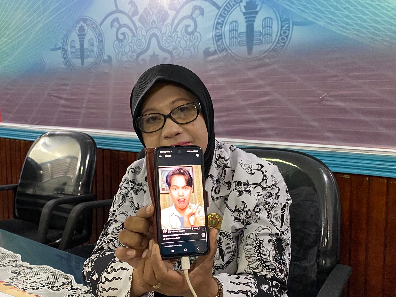 PGRI Kalbar Desak TikToker Riezky Kabah yang Hina Profesi Guru Bertemu di Polda