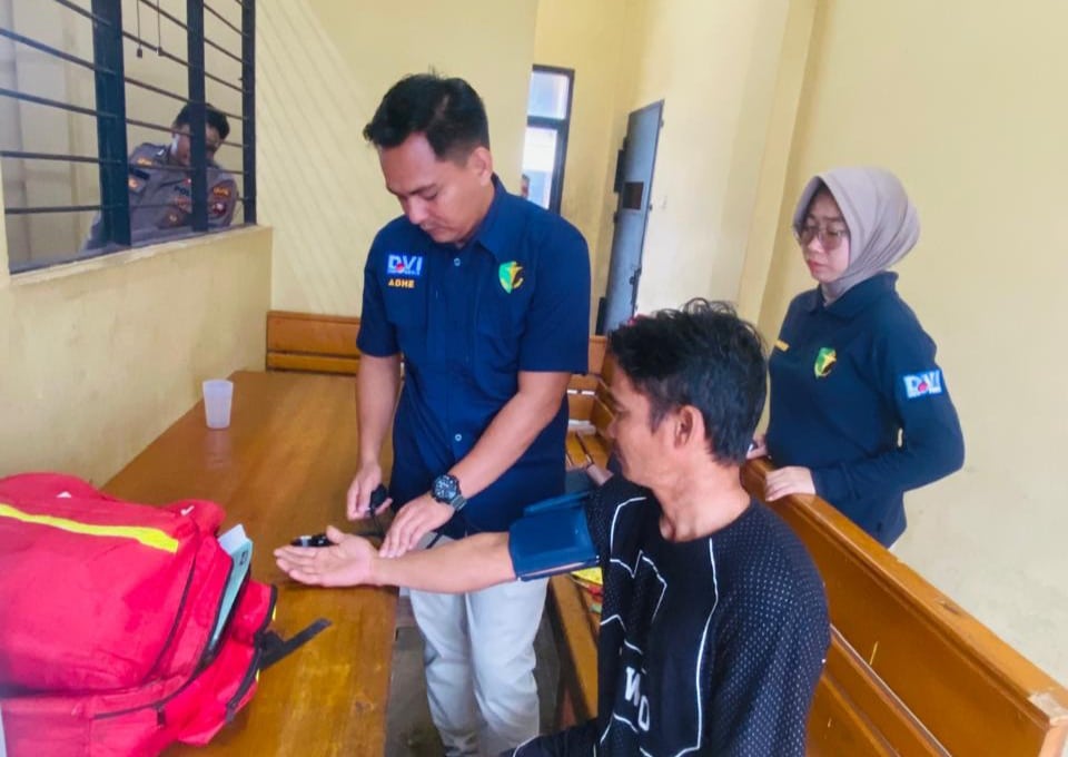 Sidokkes Polres Kapuas Hulu Periksa Kesehatan 47 Tahanan