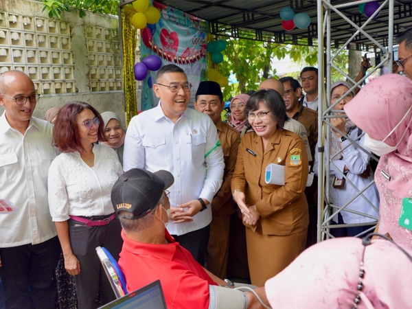Tinjau Program Cek Kesehatan Gratis, Wamen ATR/BPN: Negara Hadir untuk Kesehatan Masyarakat