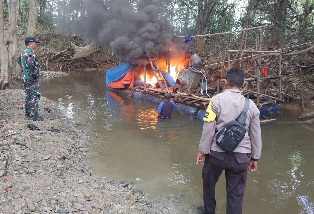 Legalisasi Tambang Rakyat Masih Mandek, Warga Kapuas Hulu Tagih Janji Gubernur