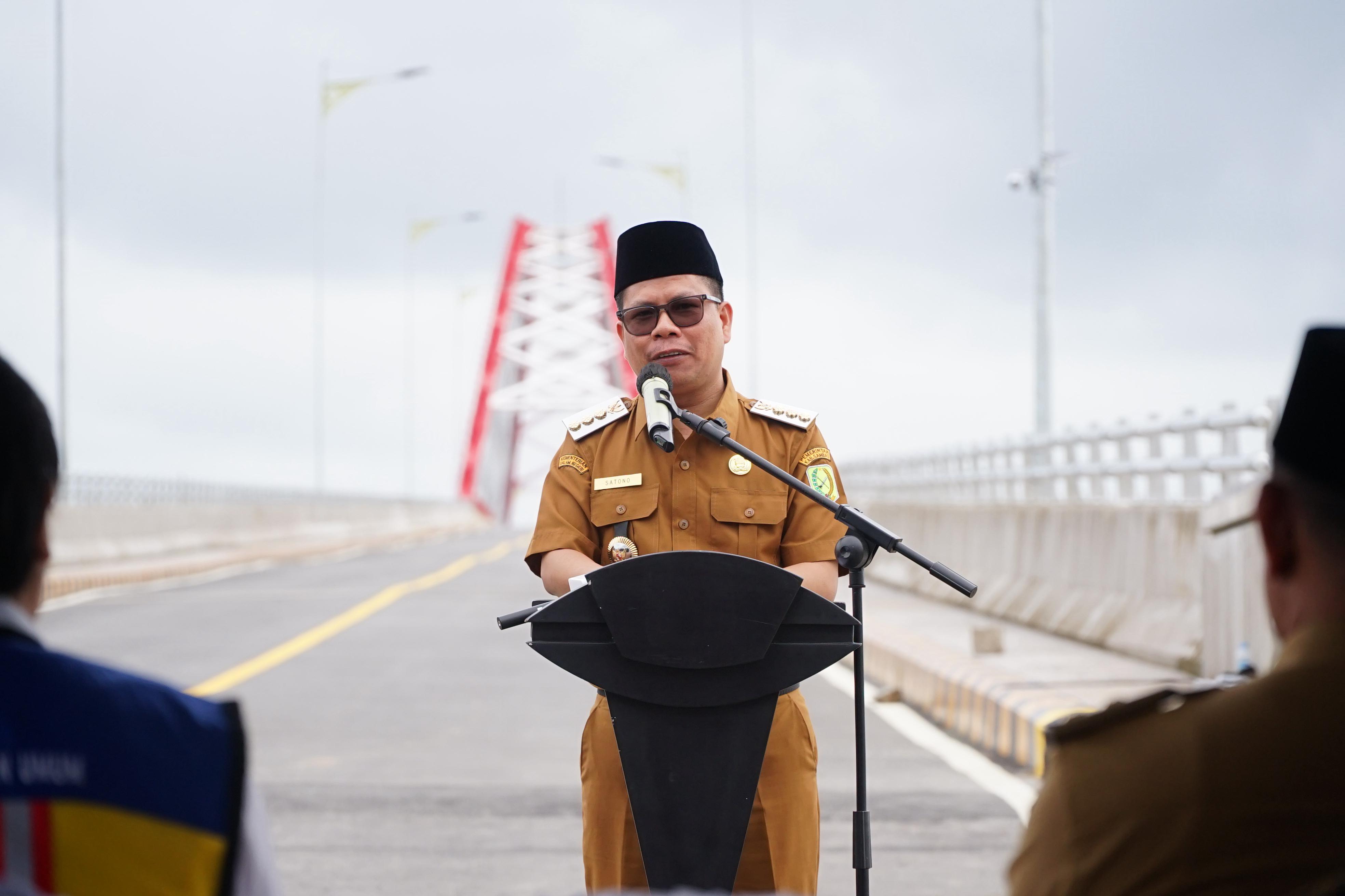Jasa Burhanuddin Ar Rasyid Mencuat dalam Pembukaan Jembatan Sungai Sambas Besar