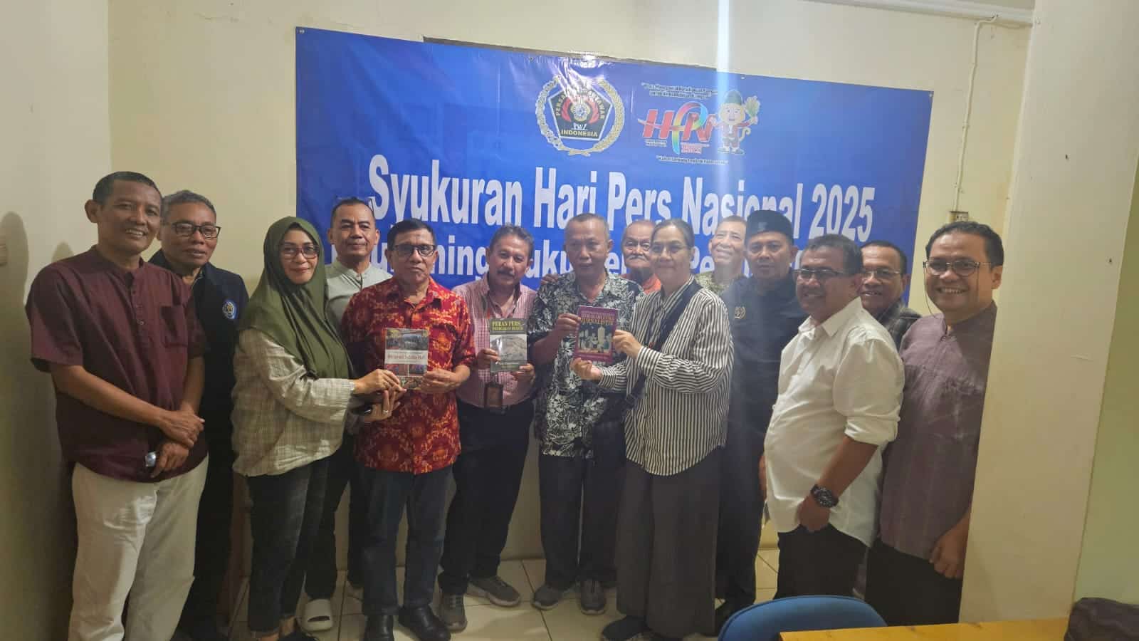 PWI Gelar Buka Puasa dan Peluncuran Buku Pernak Pernik HPN 2025