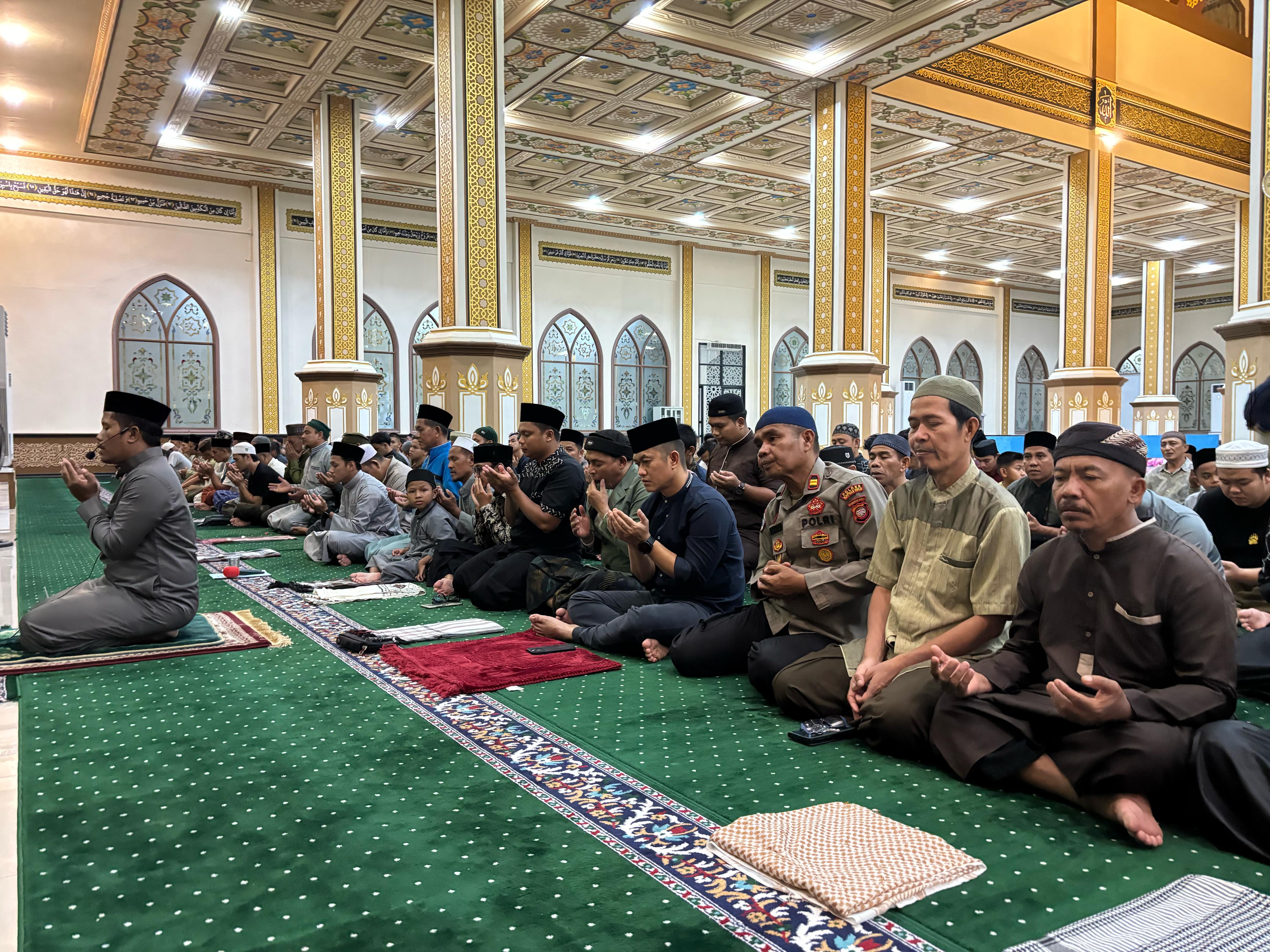 Kapolsek Putussibau Utara Laksanakan Tarawih Keliling, Wujud Kepedulian Polri di Bulan Ramadhan