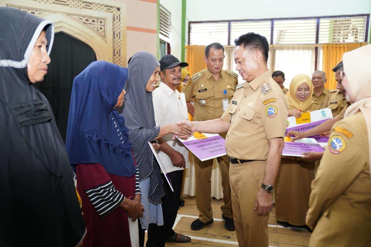 Pemkot Pontianak Salurkan Bansos Tunai Rp 2,5 M kepada 4.312 KK Kurang Mampu
