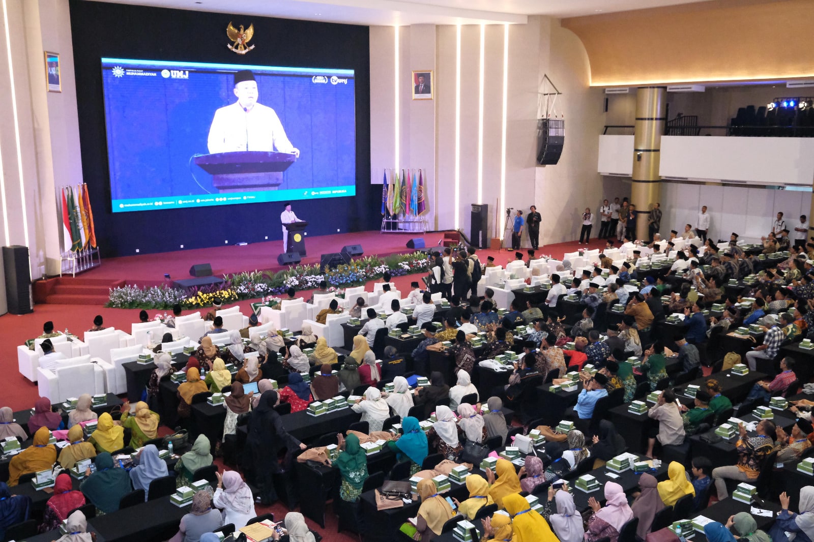 Hadiri Pengajian Ramadan Muhammadiyah, Menteri Nusron Ingatkan Pentingnya Mengangkat Harkat Martabat Umat