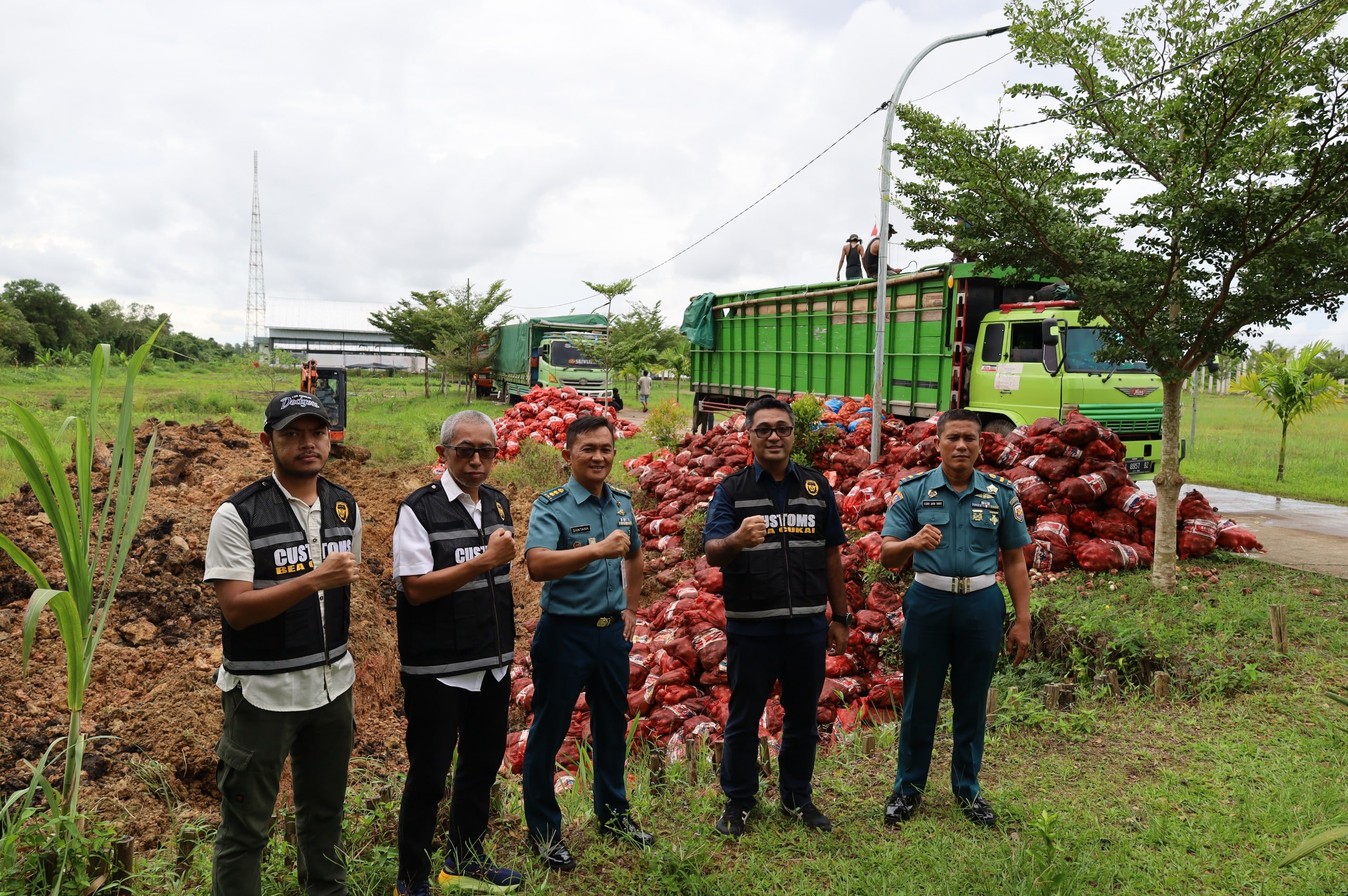 DJBC Kalbagbar Musnahkan 47 Ton Bawang Bombai Ilegal Senilai Rp 940 juta