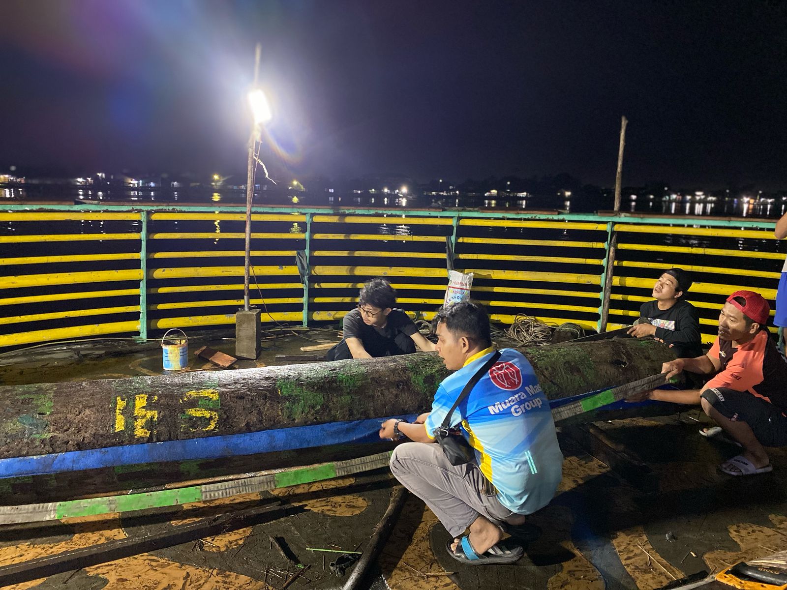 Warga Tepian Kapuas Pontianak Mulai Merakit Meriam Karbit untuk Malam Takbiran