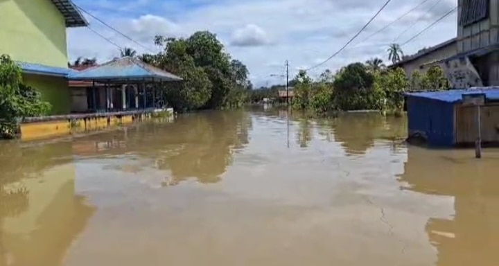 Banjir 2025 di Putussibau Sama dengan Banjir 2021, Perkantoran dan Akses Transportasi Lumpuh Total