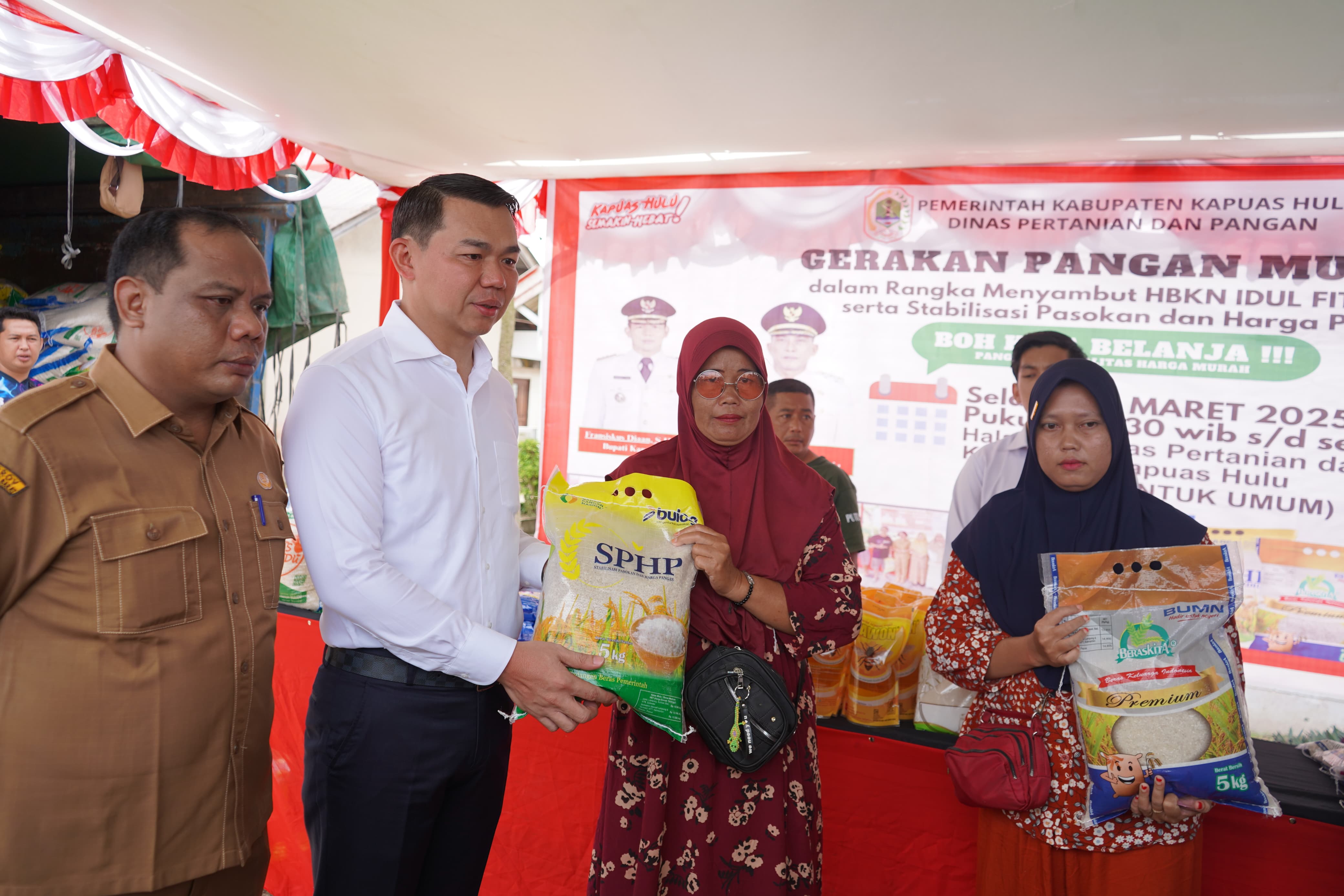 Bupati Fransiskus Hadiri Gerakan Pangan Murah di Dinas Pertanian Kapuas Hulu