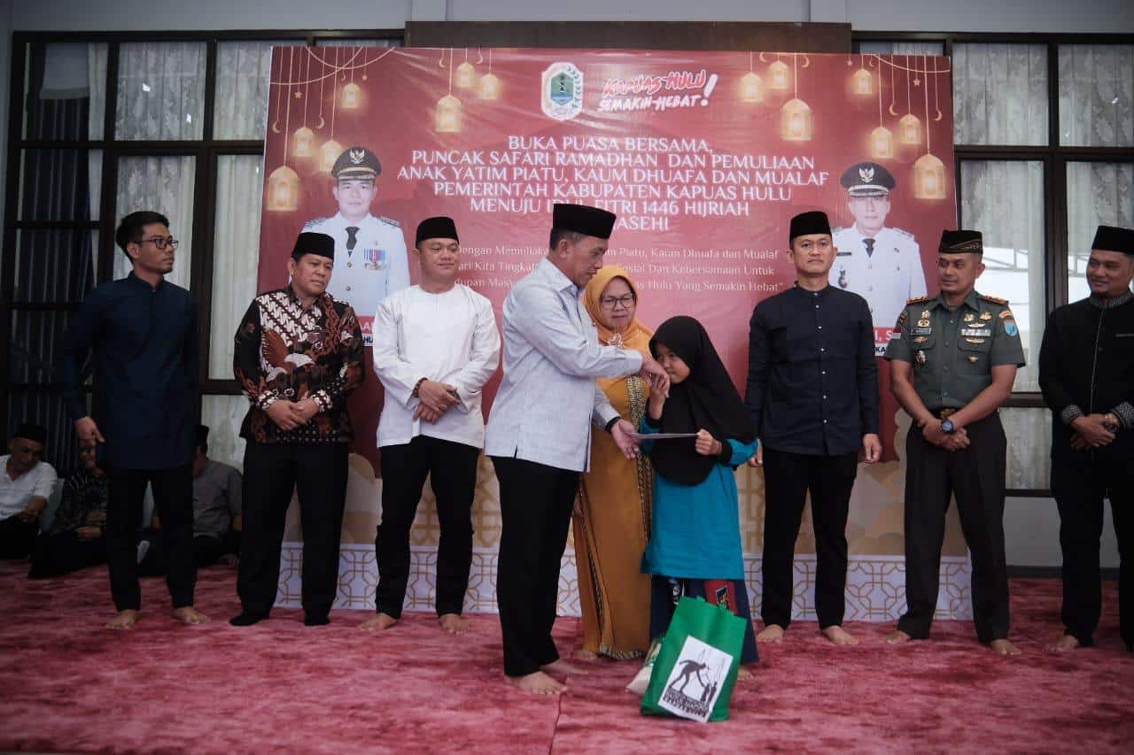 Wabup Sukardi Buka Puasa bersama Anak Yatim Piatu, Dhuafa dan Mualaf Kapuas Hulu