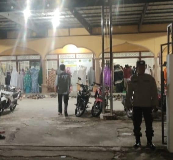 Polsek Selimbau Laksanakan Pengamanan Shalat Tarawih, Wujudkan Ibadah Khusyuk dan Kondusif