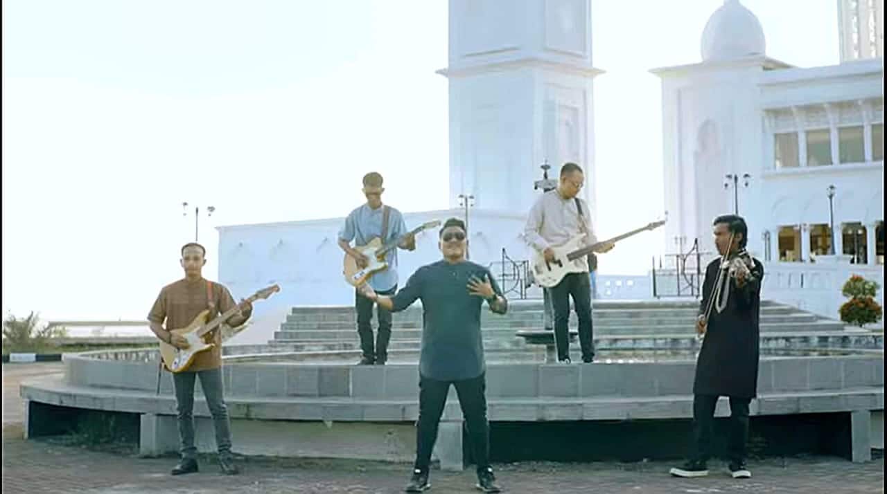 Awan Senja Feat Arif Ciptakan Lagu Selamat Datang Idul Fitri