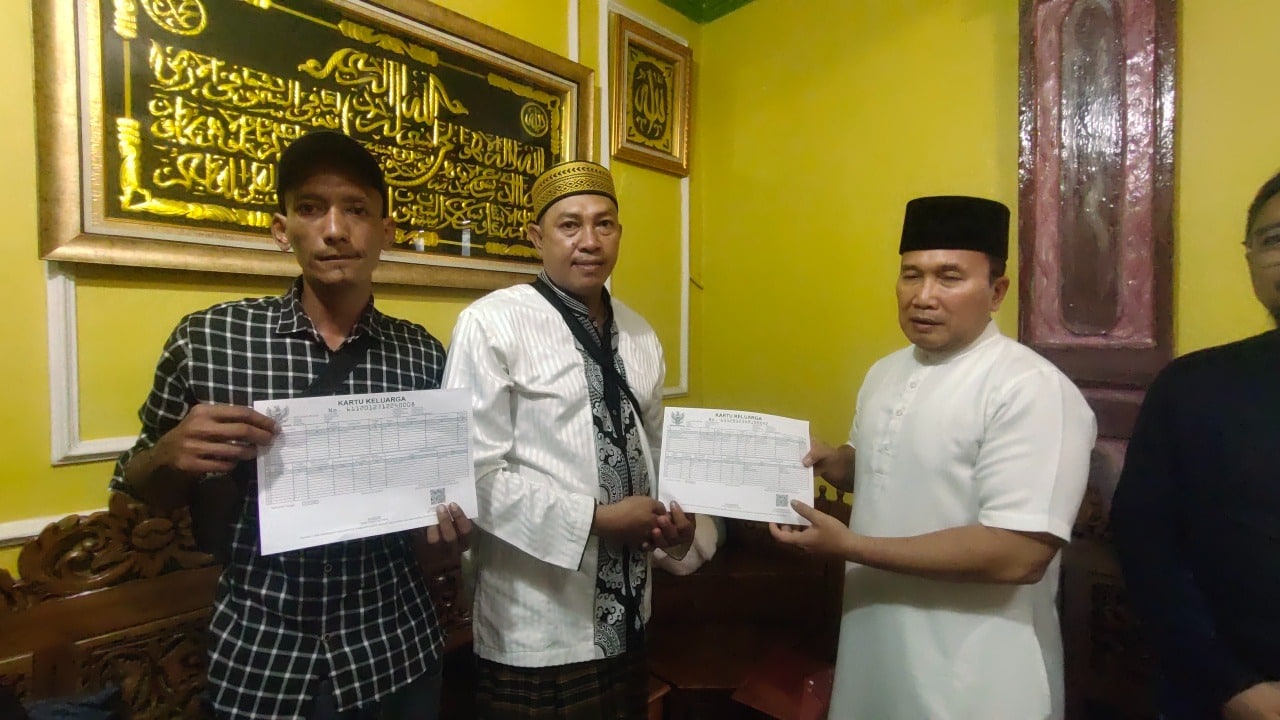 Tak Hanya Beri Bantuan, Bupati Sujiwo Gerak Cepat Urus Dokumen Kependudukan bagi Korban Kebakaran