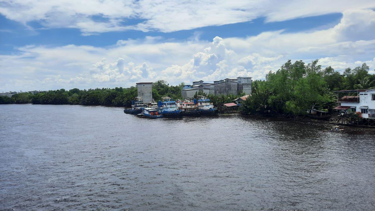Lagi, Kapal Tugboat Bersandar di Pos Airud Bukan di Pelabuhan Umum