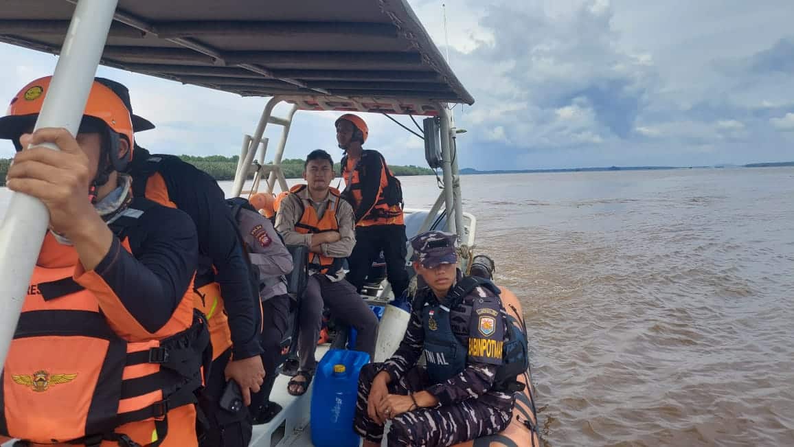 Tim SAR Gabungan Perluas Area Pencarian Speedboat Tenggelam di Padang Tikar