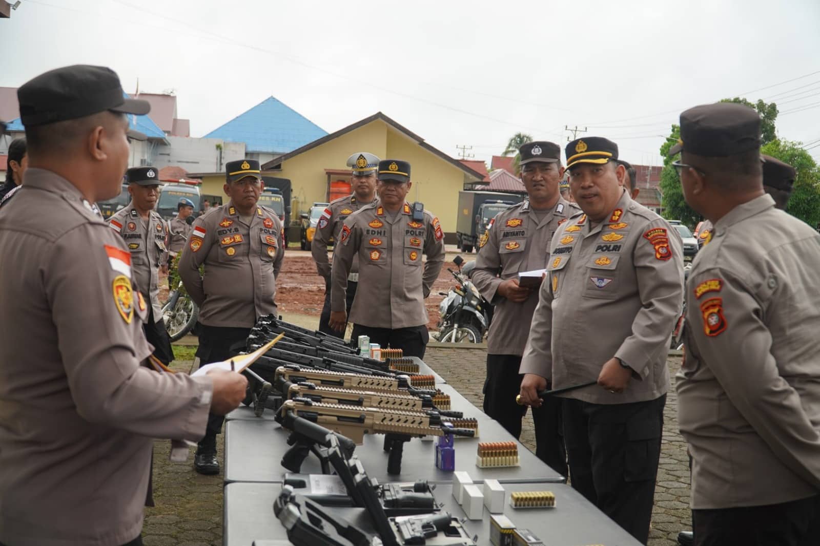 Kapolres Kapuas Hulu Cek Kondisi Senpi dan Kendaraan Dinas Anggota