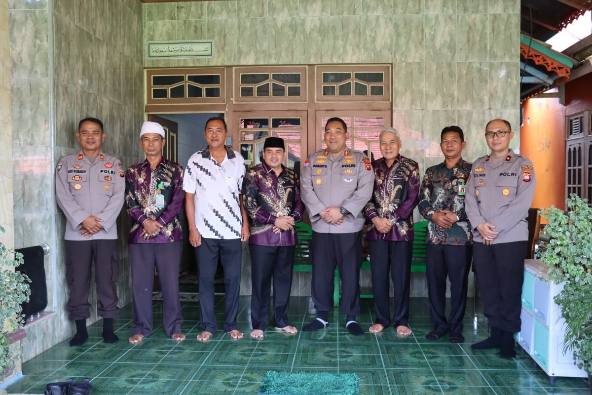 Pendekatan Humanis, Kapolres Roberto Silaturahmi ke Tokoh Agama dan FKUB Kapuas Hulu