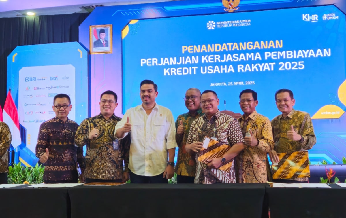 Bank Kalbar bersama Kementerian UMKM Tandatangani PKS Penyaluran KUR, Nilainya Hampir 2 Triliun