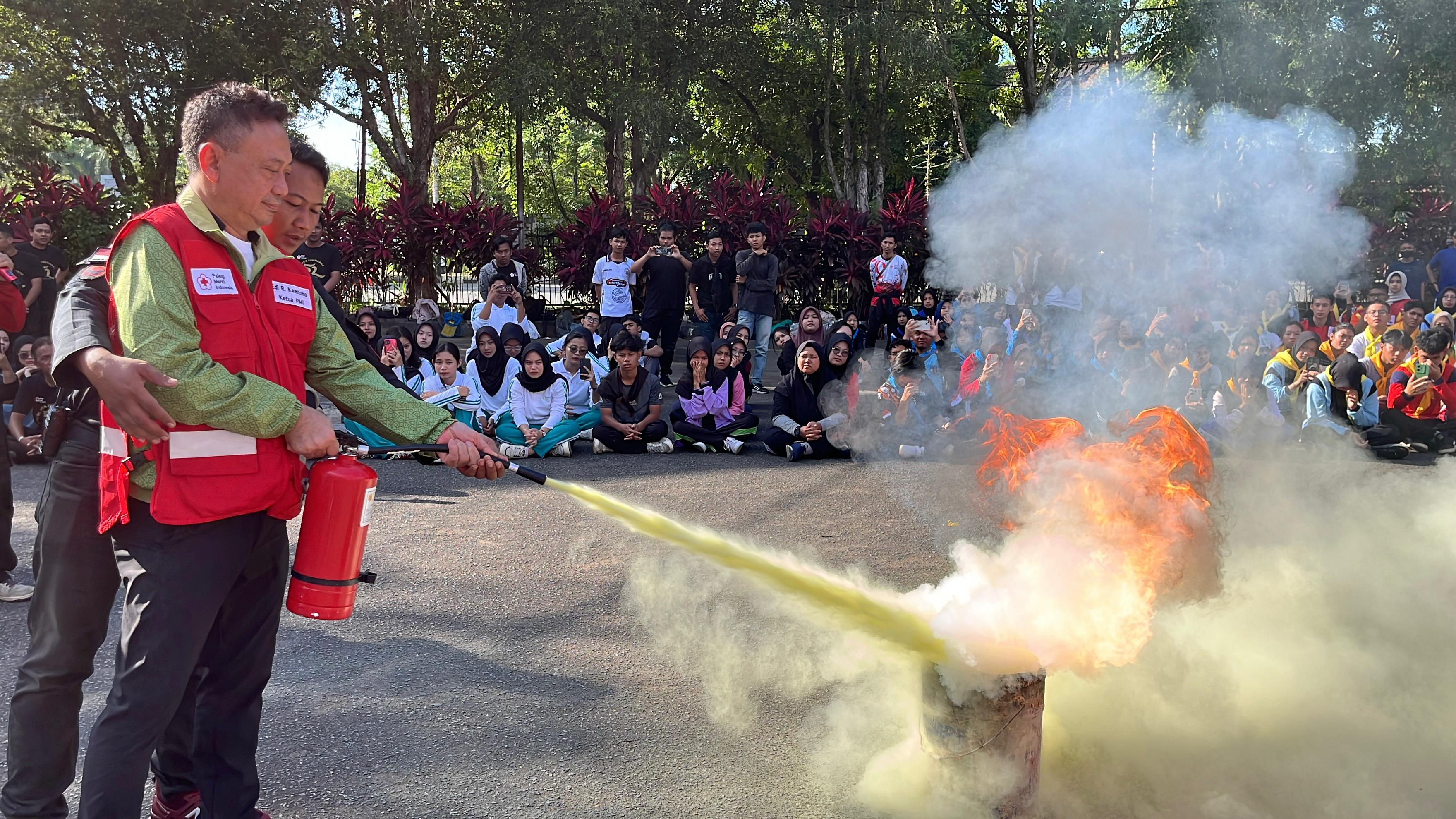 APAR Bukan Pajangan, Wako Pontianak Ingatkan Pentingnya Kesiapan Hadapi Bencana Kebakaran