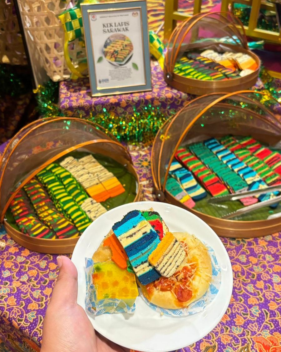 Ada Kue Lapis Sarawak hingga Nasi Lemak, Konsulat Malaysia gelar Halal Bihalal di Pontianak