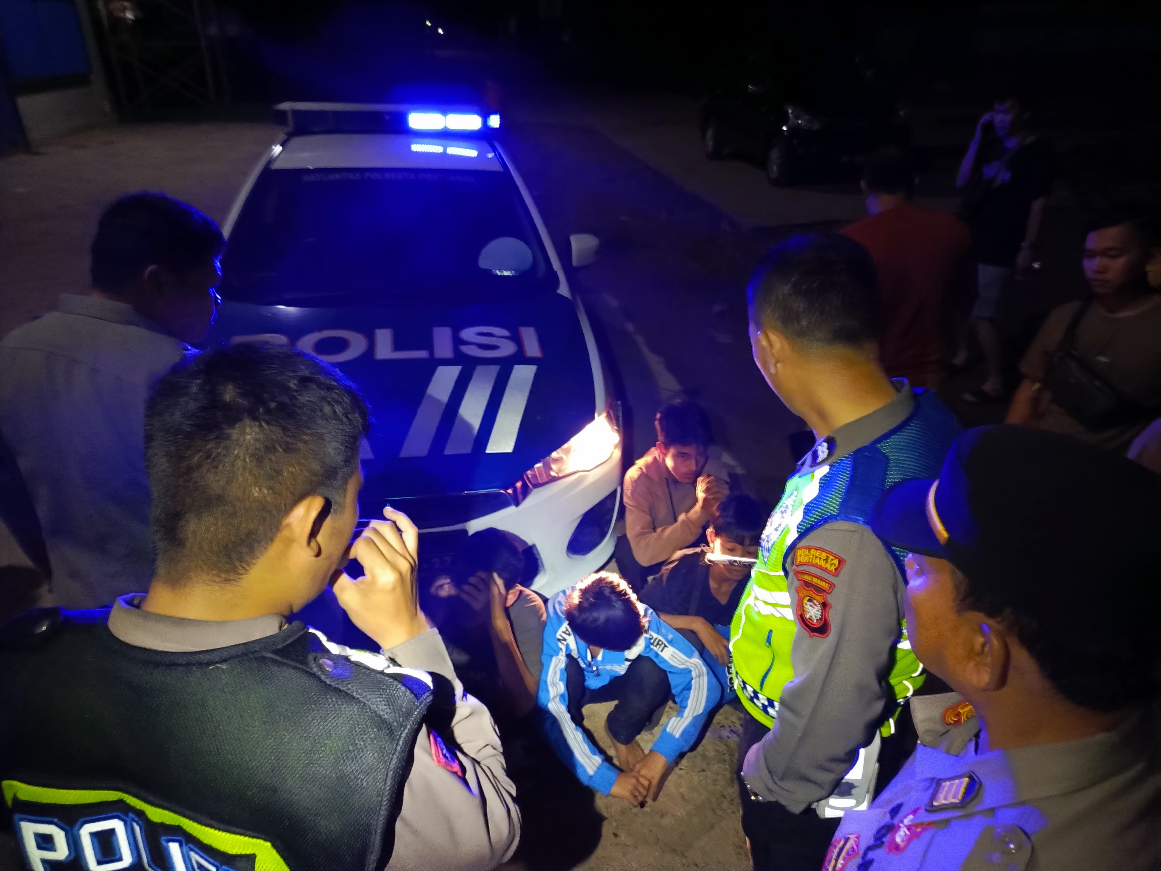 Polisi Amankan Bocah Bawa Sajam dan Mercon di Jalan Martapura Pontianak