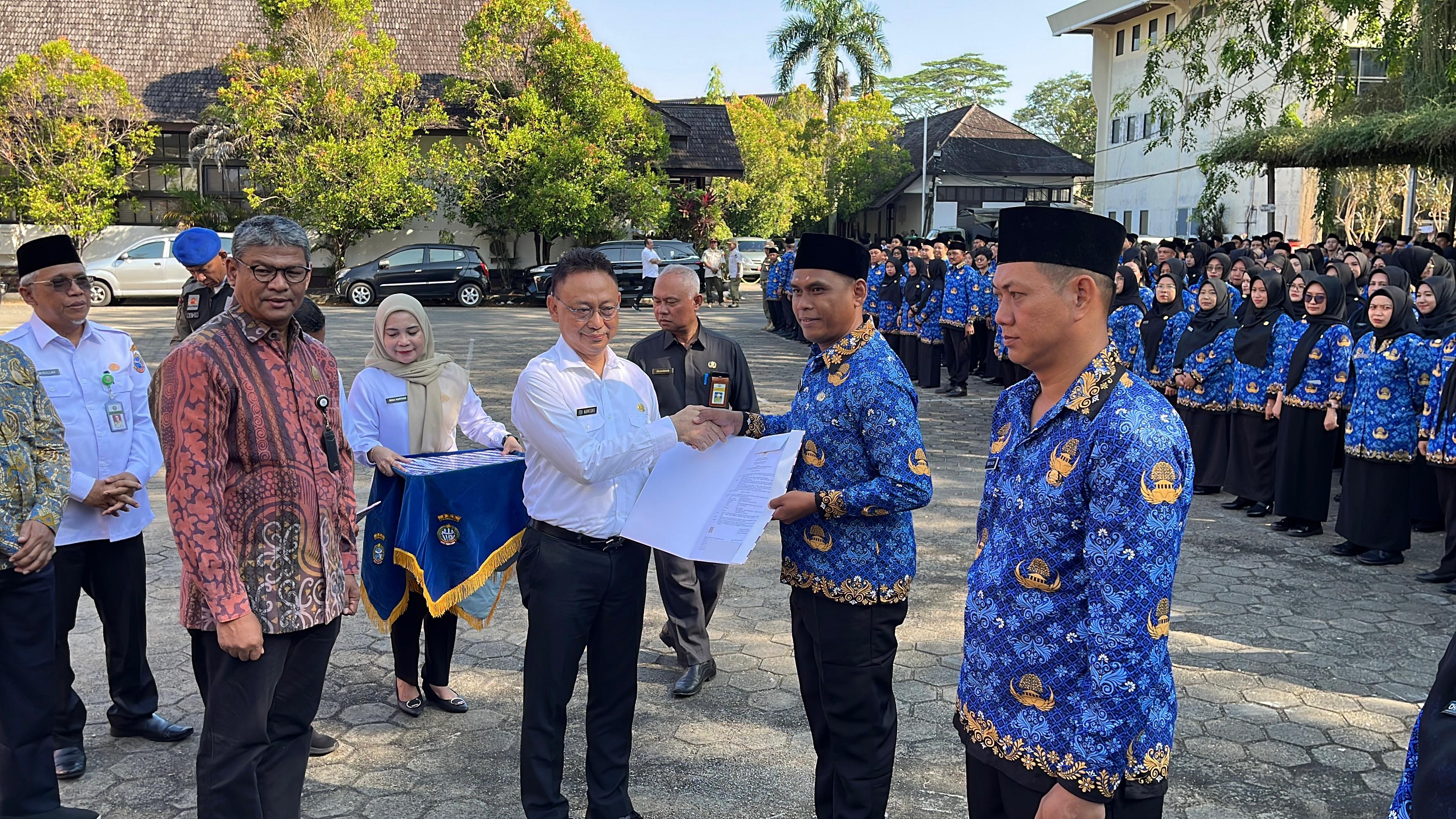 Pontianak Jadi Daerah Pertama se-Kalbar yang Serahkan SK CPNS dan PPPK Formasi 2024