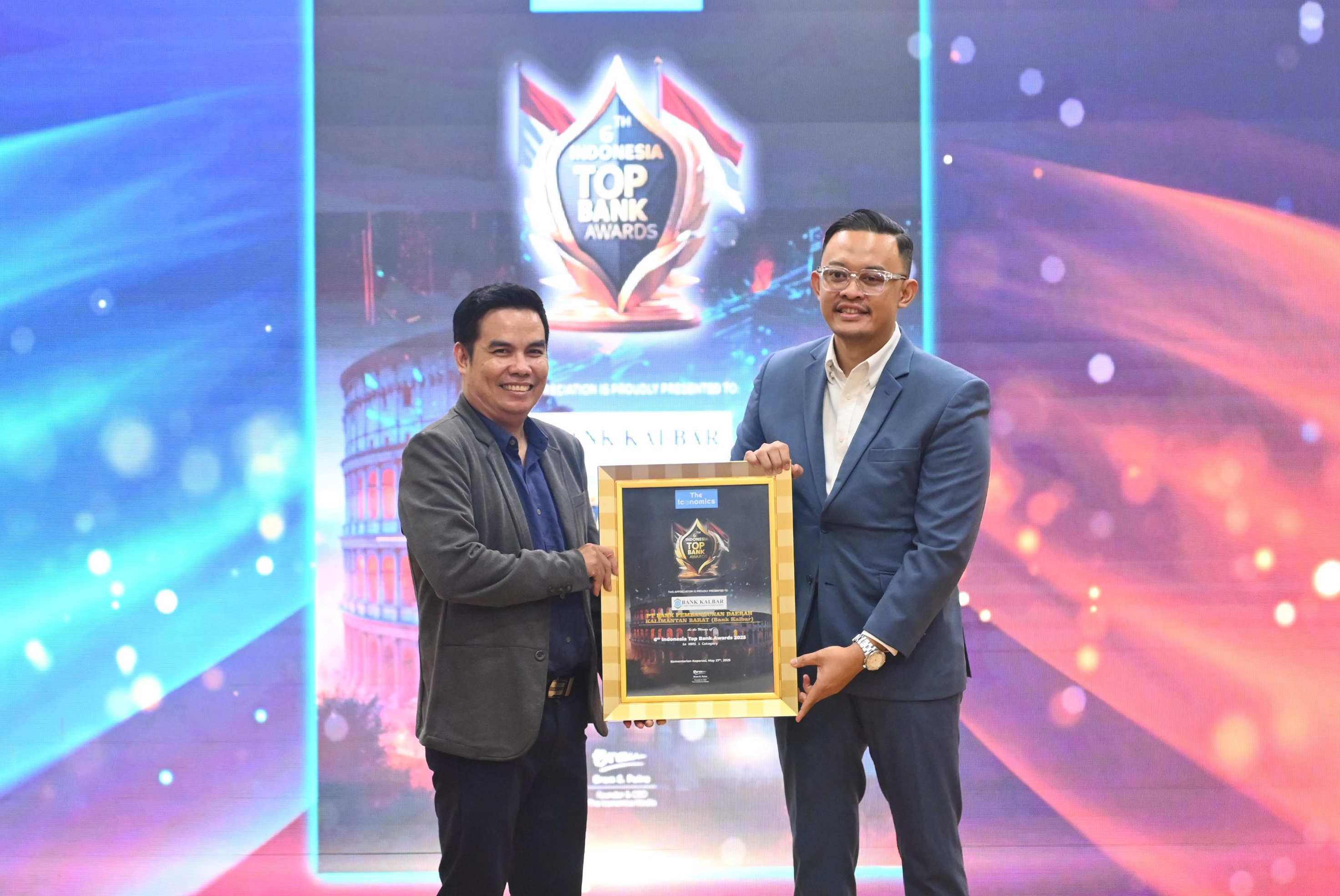 Bank Kalbar Sabet Penghargaan Top Bank 2025, Tampil Kinclong di Kancah Nasional