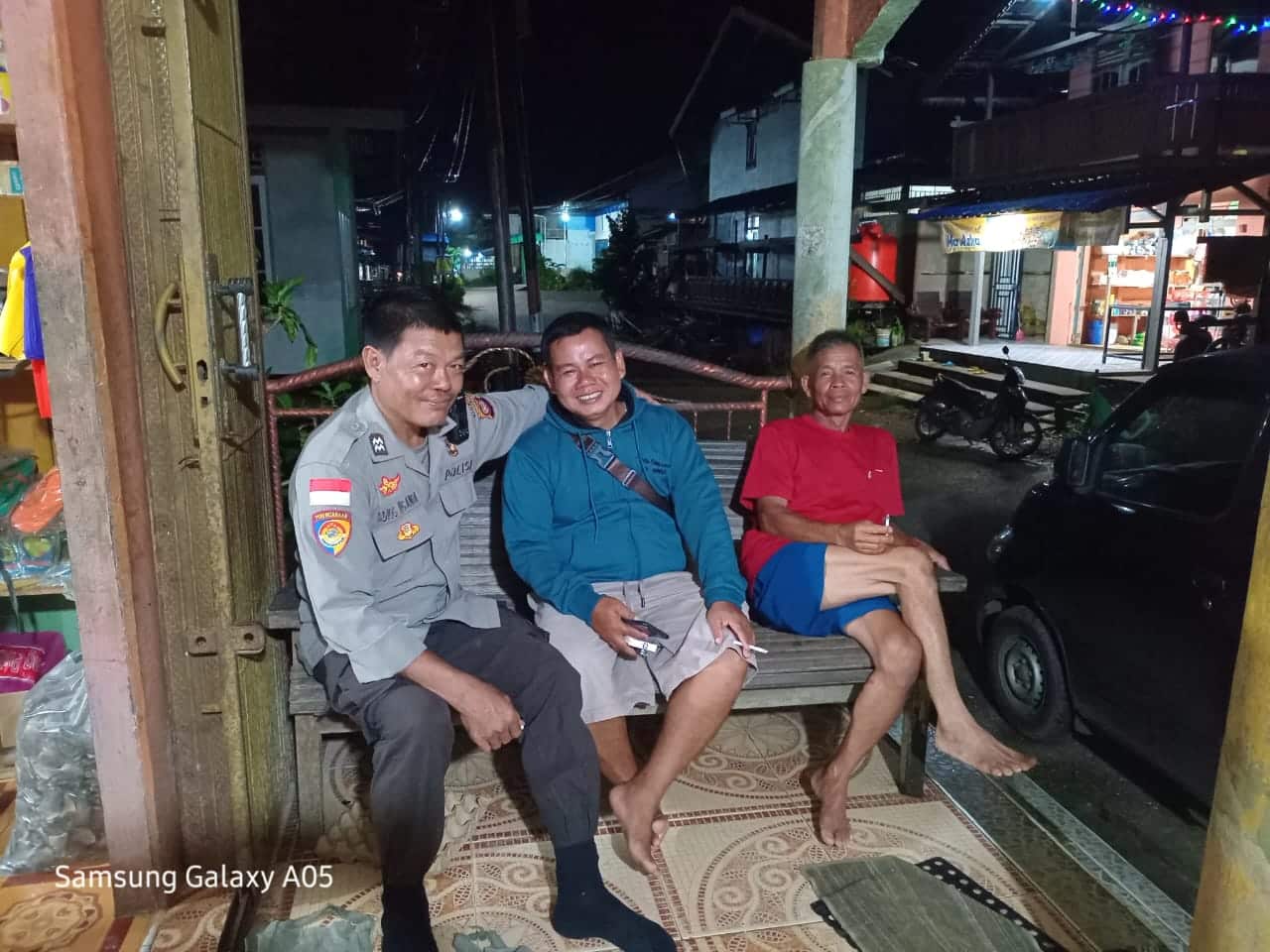 Antisipasi Gangguan Kamtibmas, Polsek Mentebah Gelar Patroli Malam