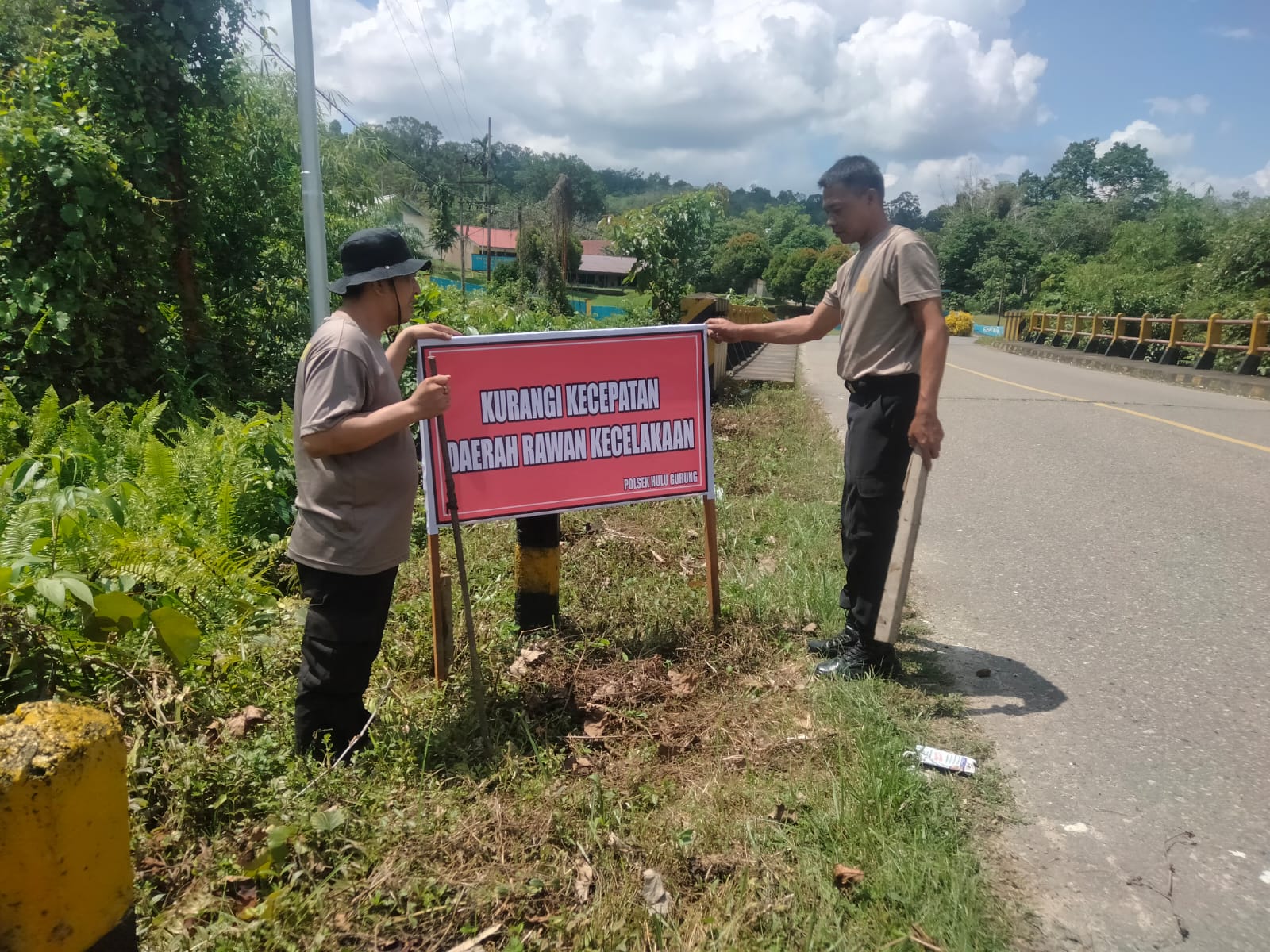 Polsek Hulu Gurung Pasang Banner di 4 Titik Lokasi Rawan Laka Lantas