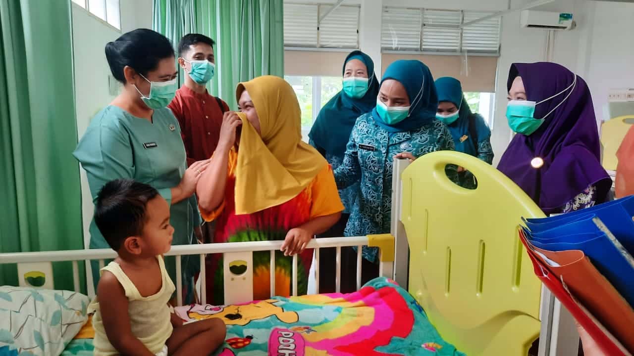Ketua TP PKK KKU Tinjau Pelayanan Kesehatan Ibu dan Anak di RSUD SMJ I