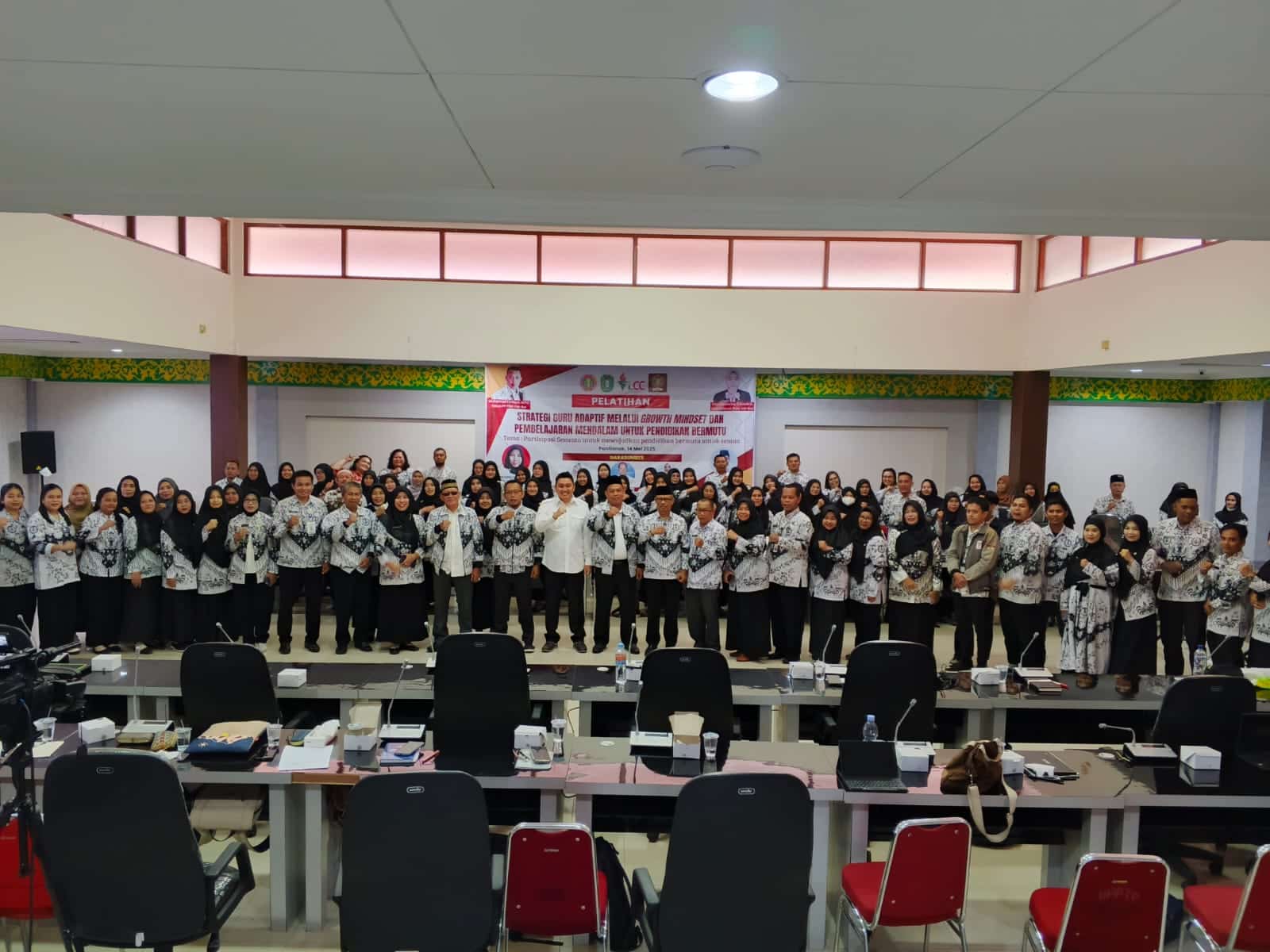 Ratusan Guru di Kalbar Ikuti Pelatihan Growth Mindset dan Teknologi AI