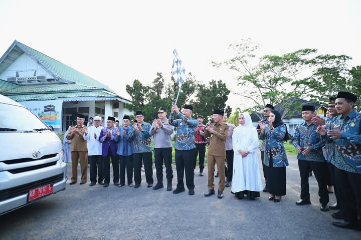 Bupati Lepas Keberangkatan 244 Calon Jemaah Haji Ketapang