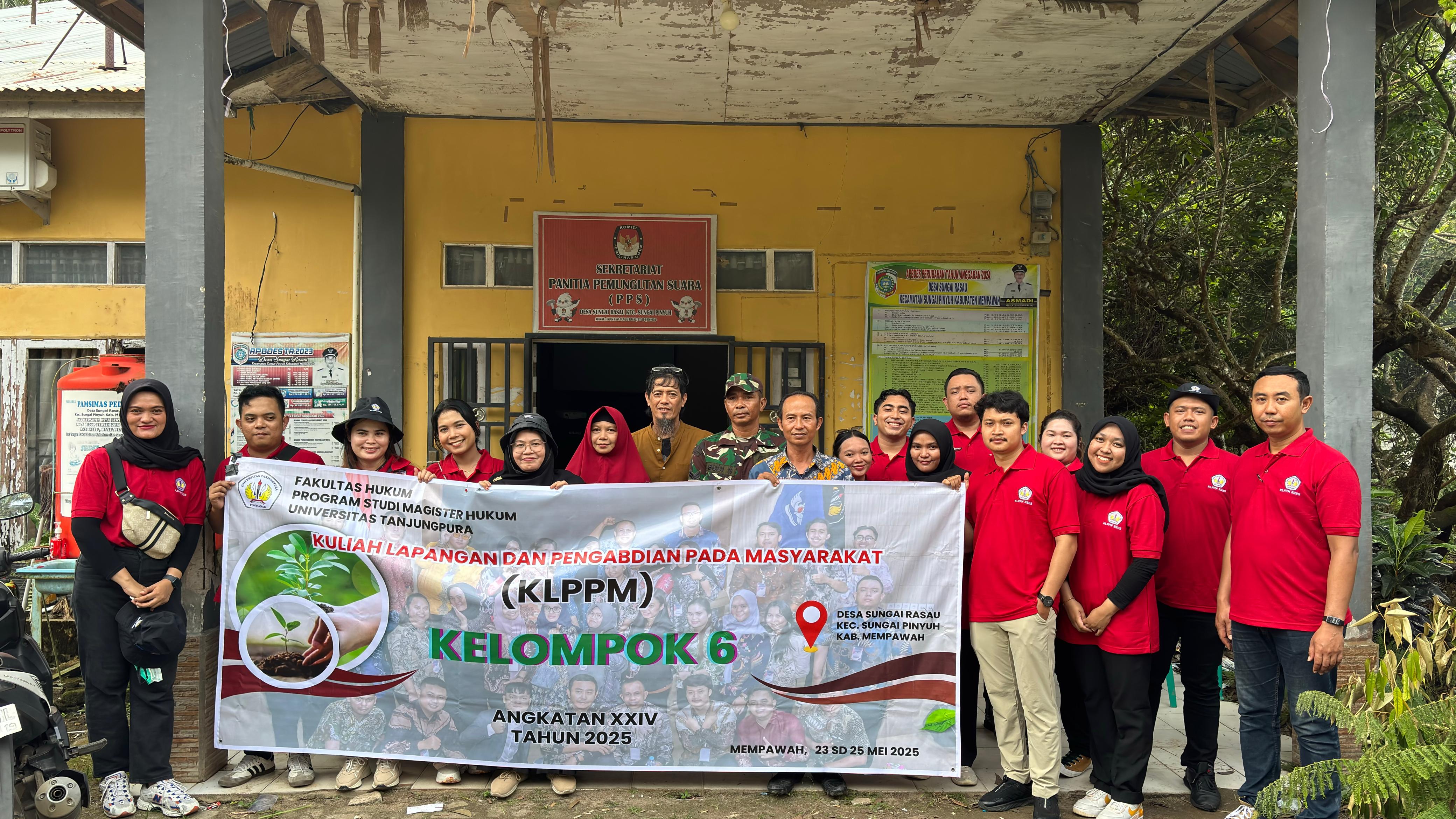 Magister Hukum Untan Bergerak, Kampanyekan Anti-KDRT dan Bantuan Sosial di Desa Sungai Rasau