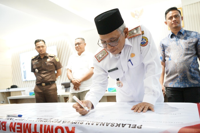 Teken Pakta Integritas, Pemkot Pontianak Pastikan SPMB 2025 Transparan dan Berkeadilan