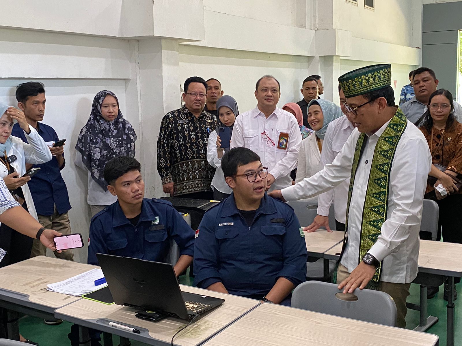 Siswa SMK-SMTI Pontianak Curhat Ingin Kerja ke Jepang, Menteri Karding Janji Siapkan Lembaga Bahasa