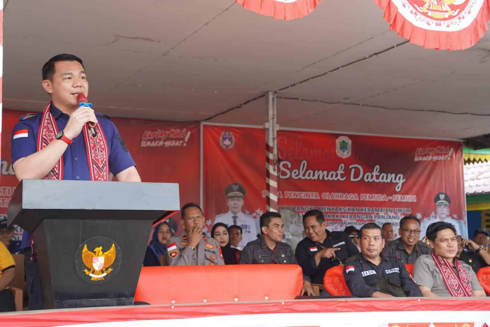 Bupati Fransiskus Resmi Tutup Turnamen Sepakbola di Desa Kerangan Panjang