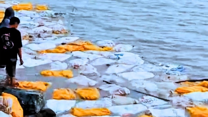 KM Bos Muda Karam di Perairan Padang Tikar, 25 Ton Kelapa Gagal Dikirim