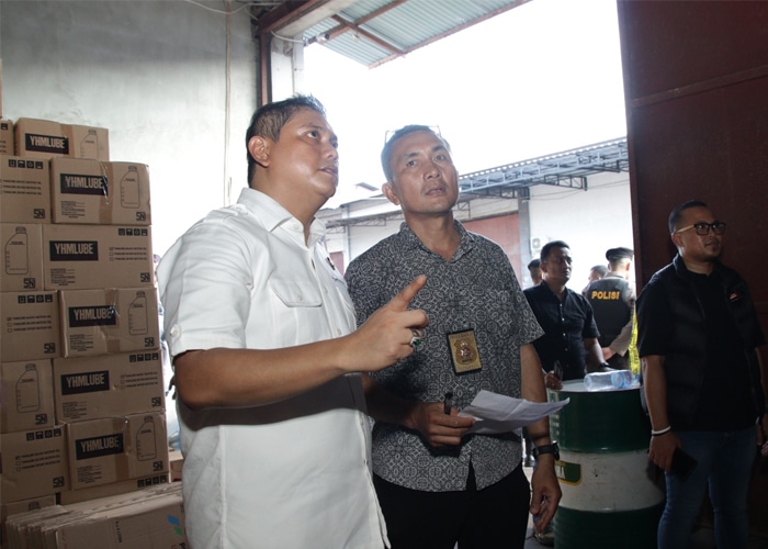 Polda Kalbar Sita Ratusan Oli Diduga Palsu, Tindak Lanjut Penyelidikan Berjalan