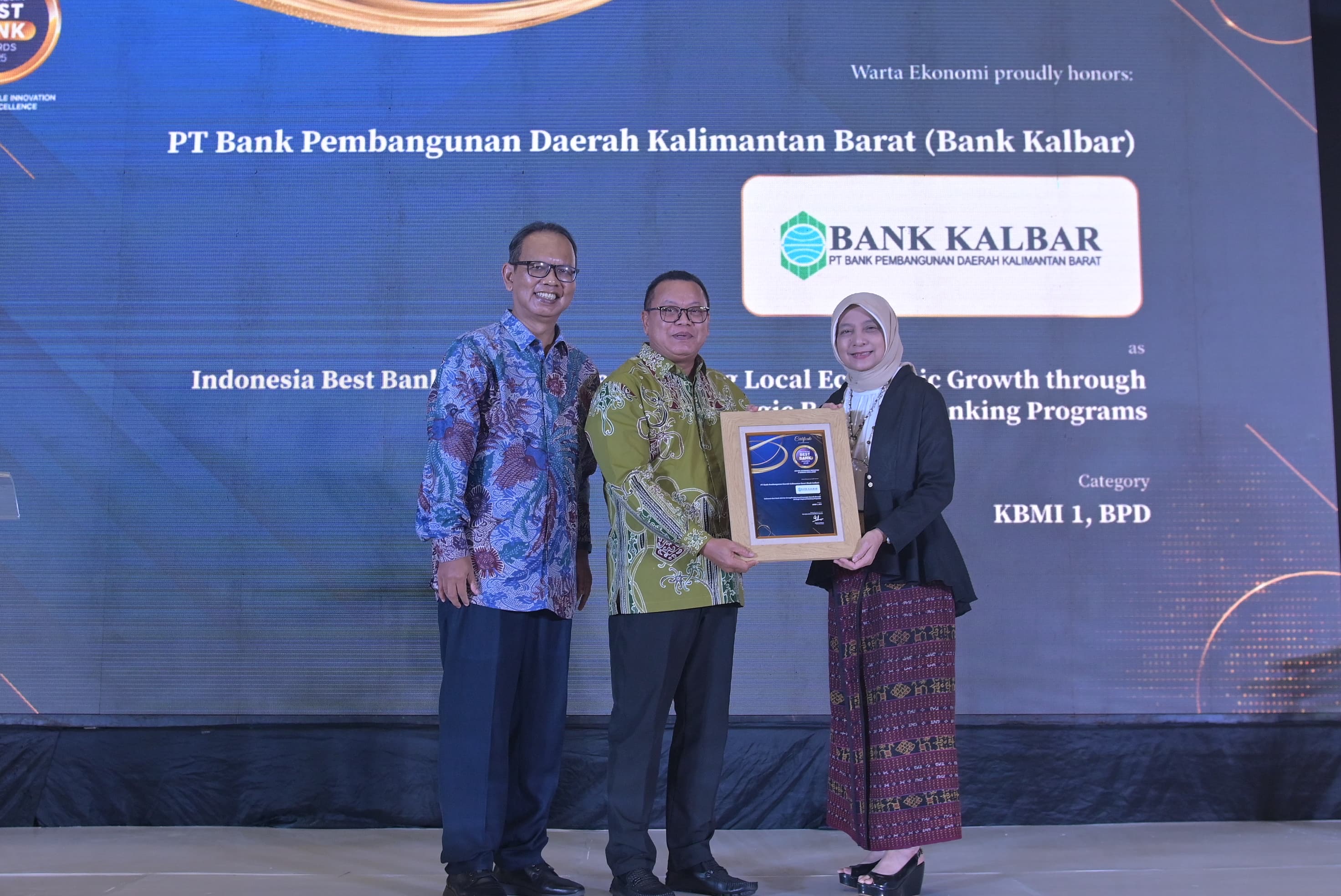 Bank Kalbar Raih Penghargaan Best Bank 2025, Fokus Dorong Ekonomi Lokal Lewat Inovasi Strategis