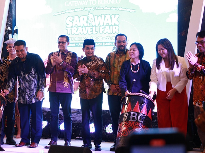 Bahasan Sambut Positif Rencana Penerbangan Internasional Pontianak–Kuching dan Kuala Lumpur