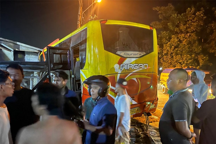 Bus Tabrak Warung di Trans Kalimantan, Satu Tewas, Dua Luka-Luka
