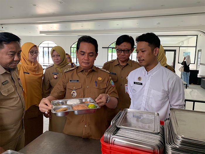 Cek Langsung ke Dapur, Pemkot Pontianak Pastikan Program Makan Bergizi Gratis Sesuai Standar