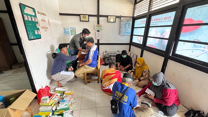 DIB Care Meluncur, Layani Kesehatan Warga Pesisir Karimata Secara Gratis