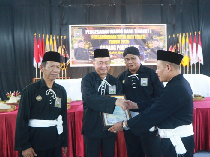 Edi Kamtono Resmi Jadi Warga Kehormatan PSHT Pontianak, Siap Dukung Pembinaan Pencak Silat