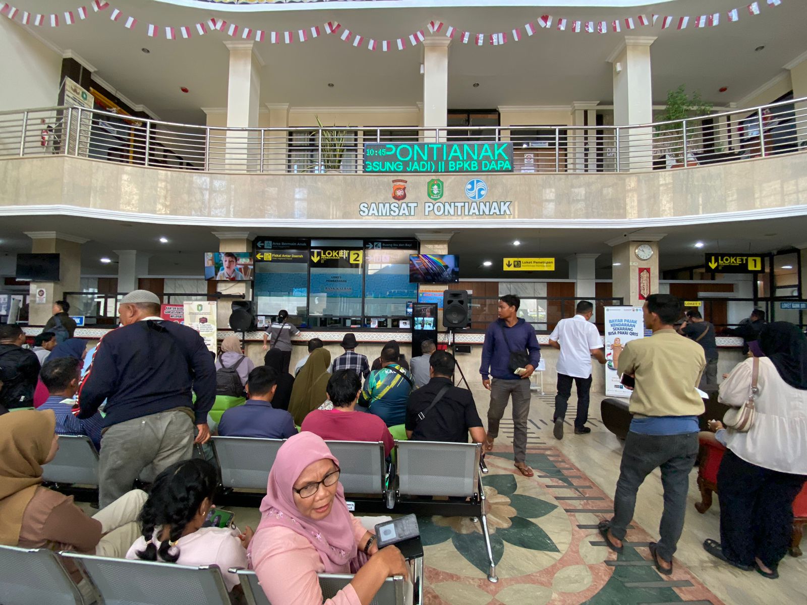 Warga Serbu Diskon Pajak Kendaraan di Samsat Pontianak