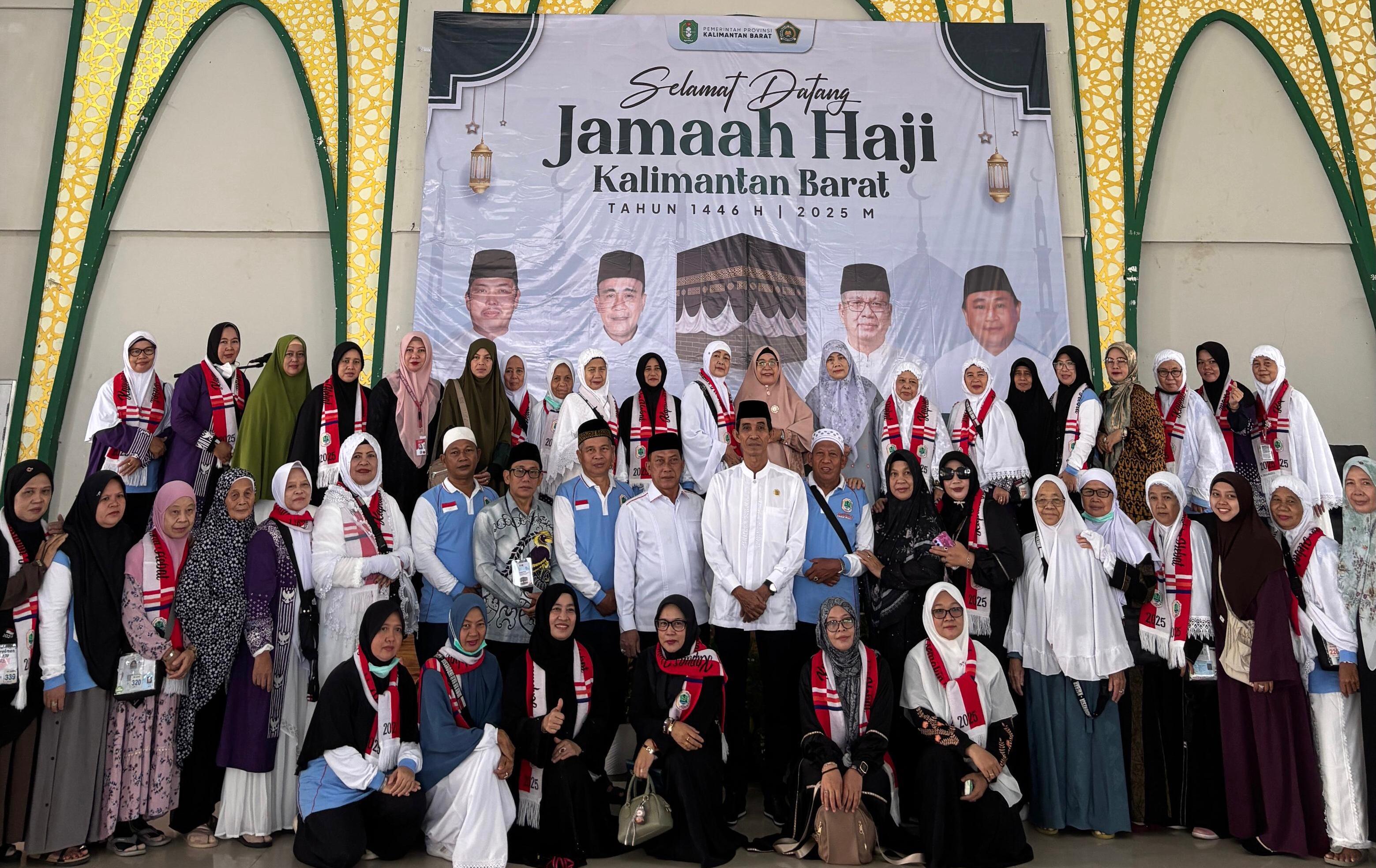 Wabup Sukardi Lepas Kepulangan Jemaah dari Asrama Haji Pontianak ke Bumi Uncak Kapuas