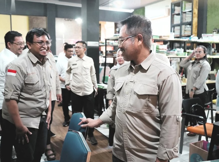 Kakanwil BPN Kalbar Tinjau Loket dan Arsip Buku Tanah di Kubu Raya