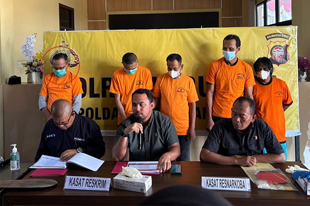 Meski Sakit, Pengasuh Ponpes Pemerkosa Santri Tetap Ditahan di Rutan Polres Kubu Raya