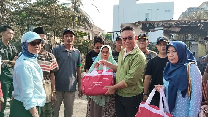 Pemkot Pontianak Gerak Cepat Bantu Korban Kebakaran Tiga Rumah di Paris 2